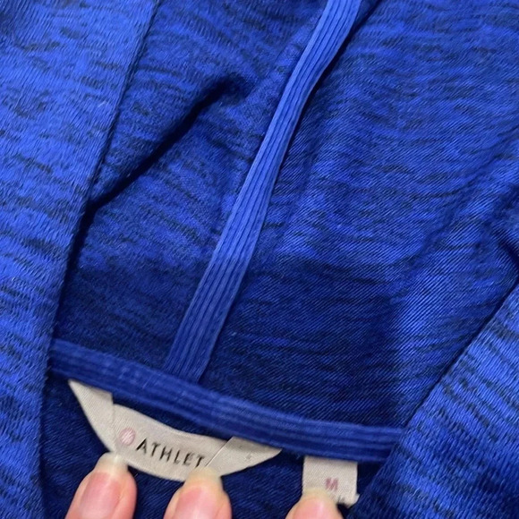 Athleta - HOODED BATWING AND ROBIN TOP - Size Medium - Blue Space Dye - Picture 9 of 10